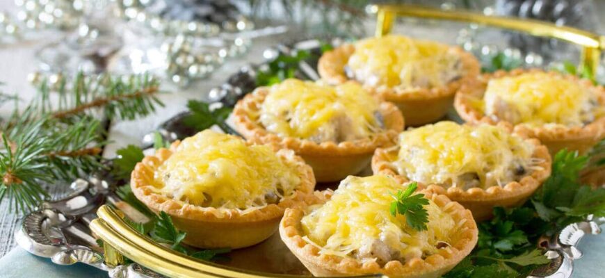 classic julienne in tartlets with chicken and mushrooms 1 1